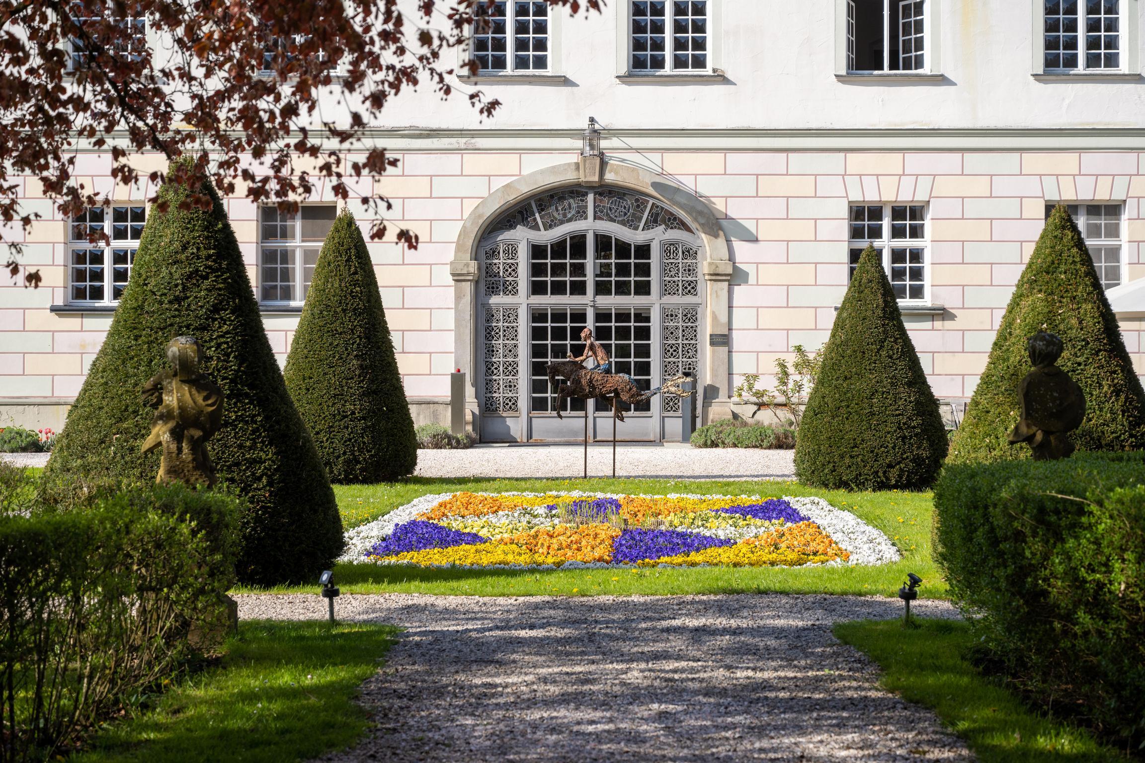 Schloss 4*