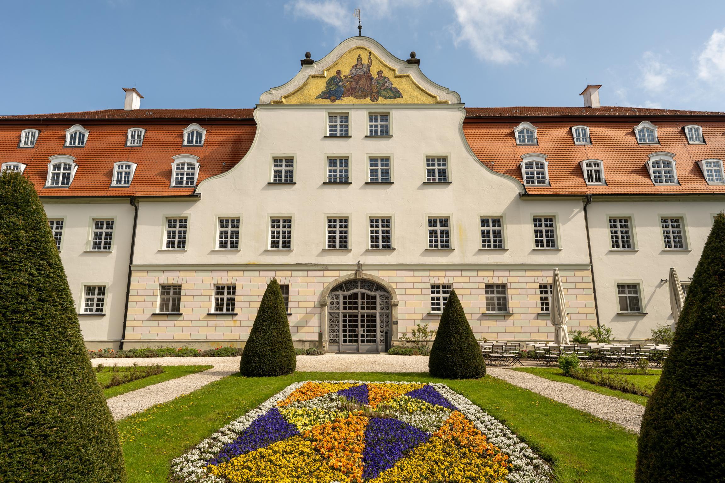 Schloss 4*